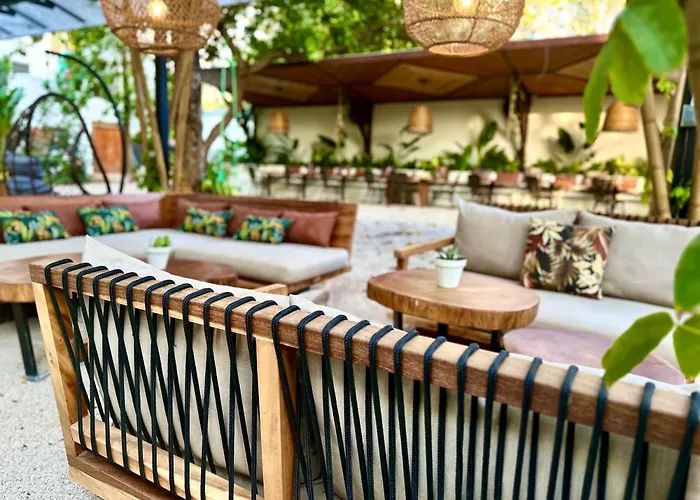 Curiol Boutique Hotel & Lounge