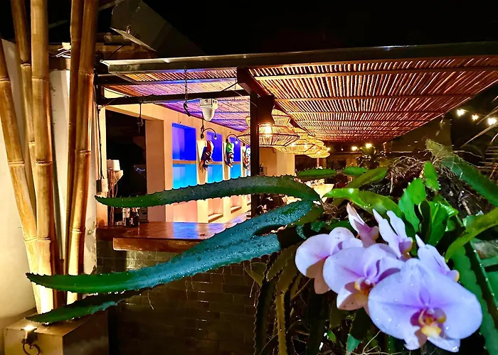 Curiol Boutique Hotel & Lounge