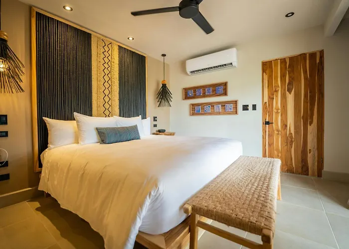 Punta Islita, Autograph Collection