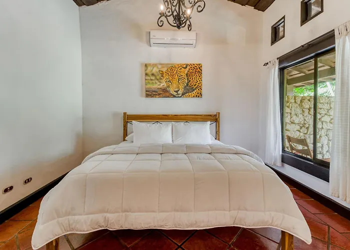 Hacienda La Pacifica Eco-Lodge